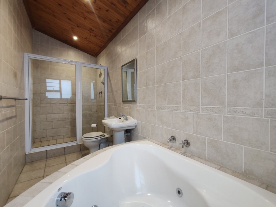 4 Bedroom Property for Sale in Newton Park Eastern Cape